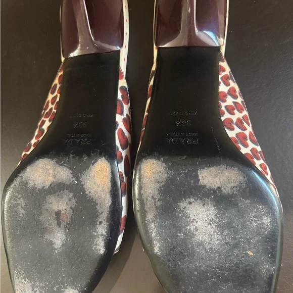 Vintage Prada Women's Red and Brown heart Print Shoes - Picture 4 of 5